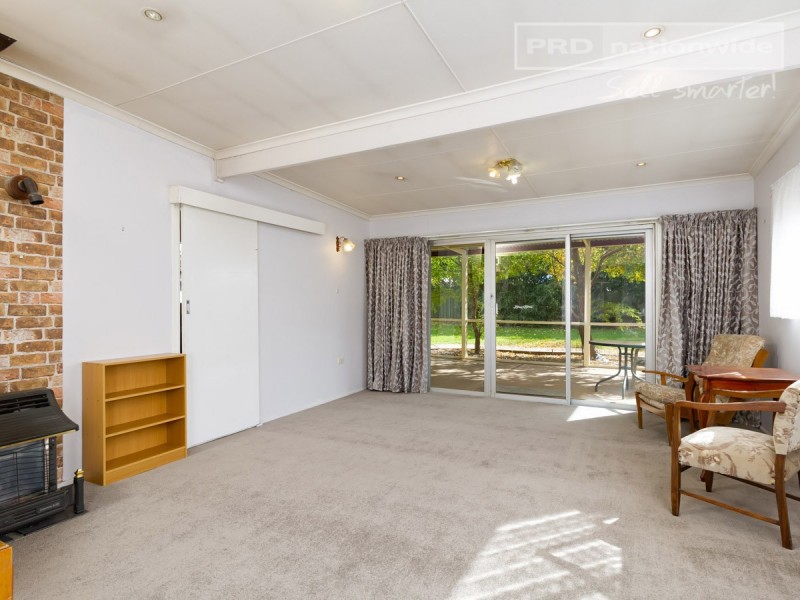4 Plumpton Road, Kooringal NSW 2650