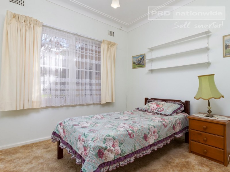4 Plumpton Road, Kooringal NSW 2650
