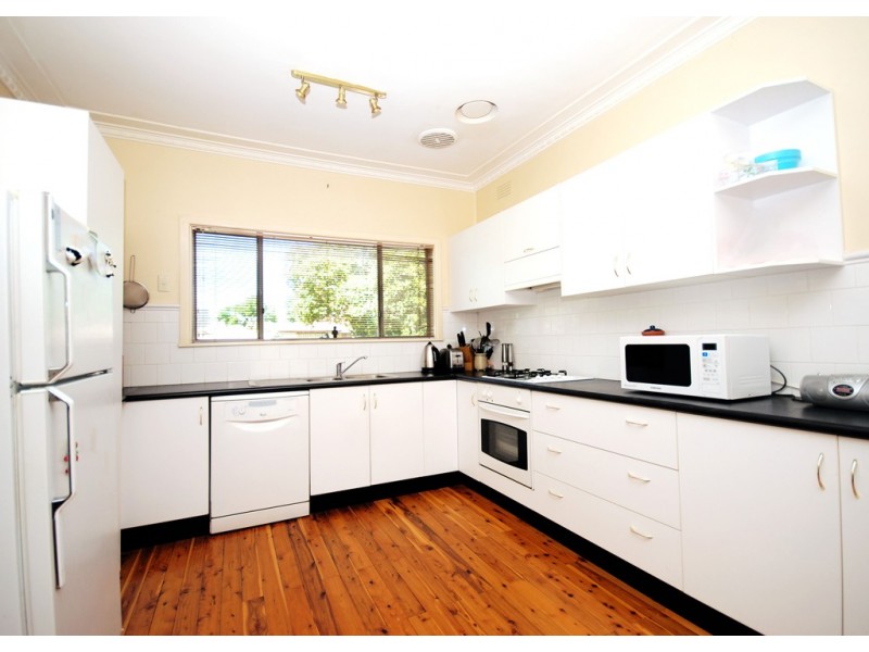 3 Berala Street, Kooringal NSW 2650