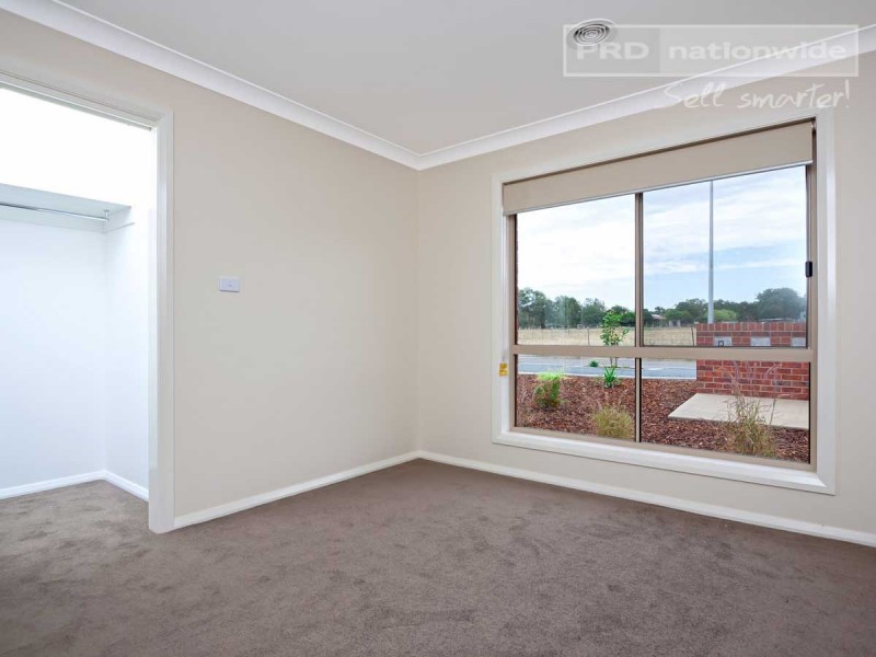 1/6 Trumper Street, Boorooma NSW 2650