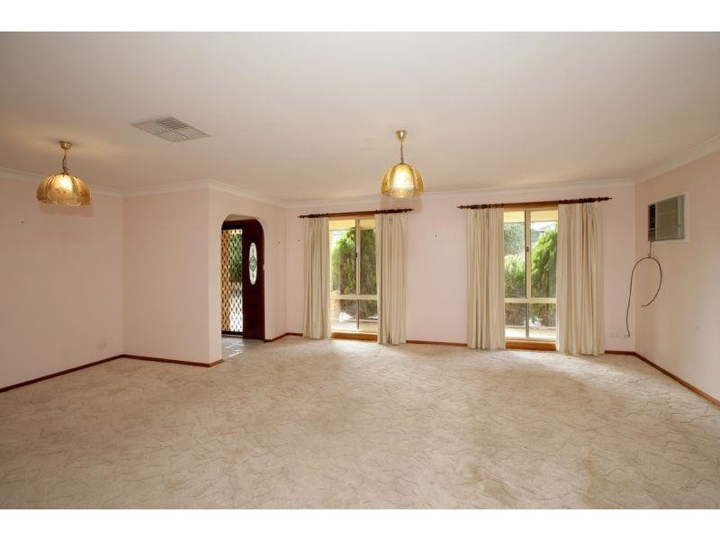 2/2 Plumpton Road, Kooringal NSW 2650