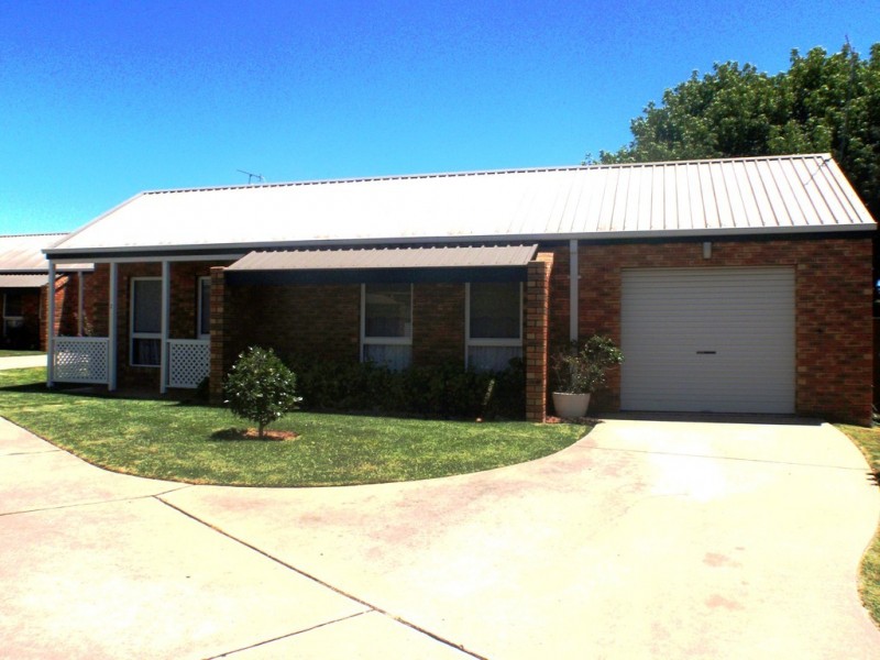 2/47 Karoom Drive, Glenfield Park NSW 2650