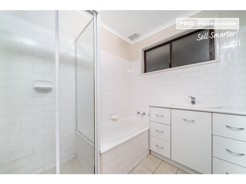 33 Anne Street, Tolland NSW 2650