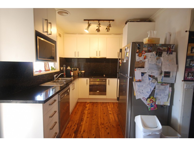 33 Anne Street, Tolland NSW 2650