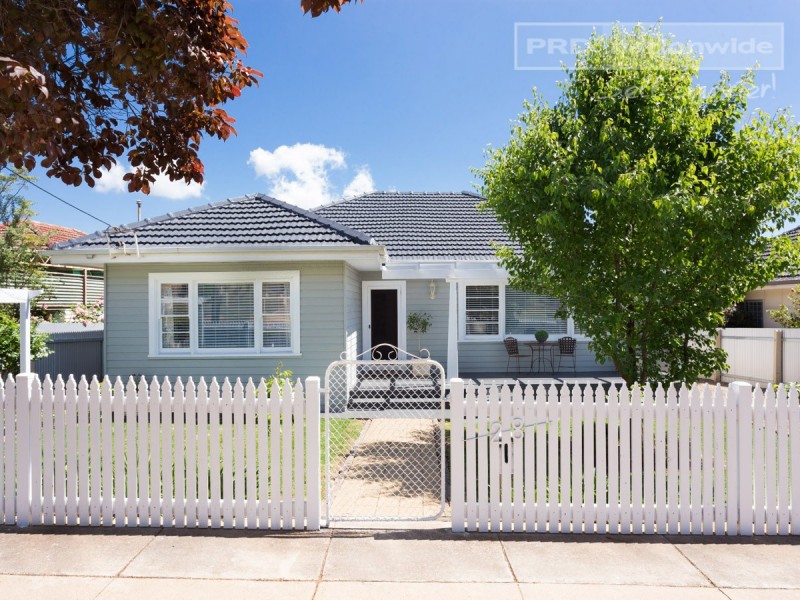 28 Croaker Street, Turvey Park NSW 2650