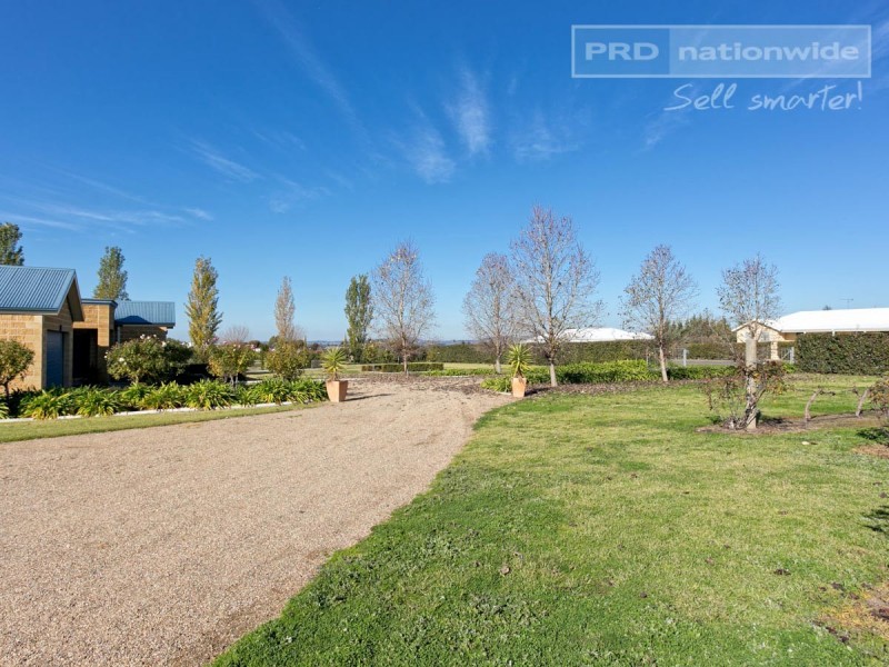 6 Hovea Place, Springvale NSW 2650