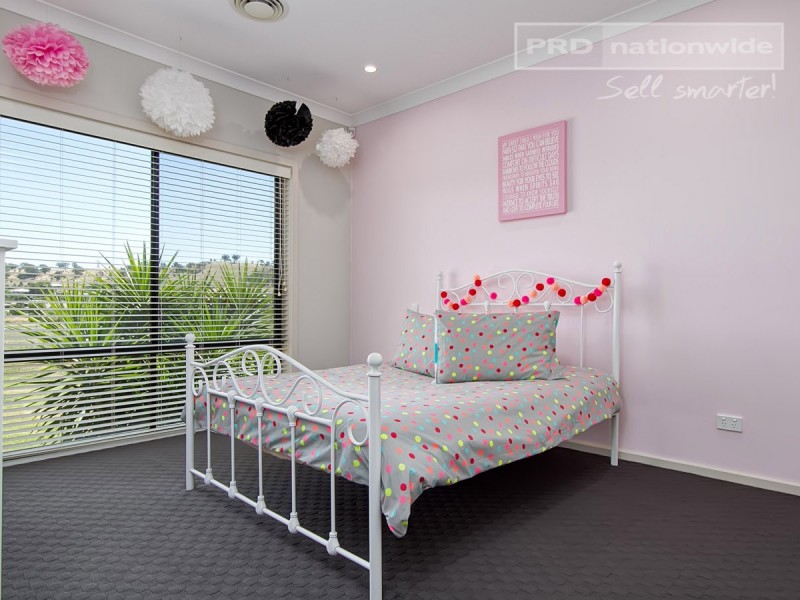 7 Kalmia Place, Springvale NSW 2650
