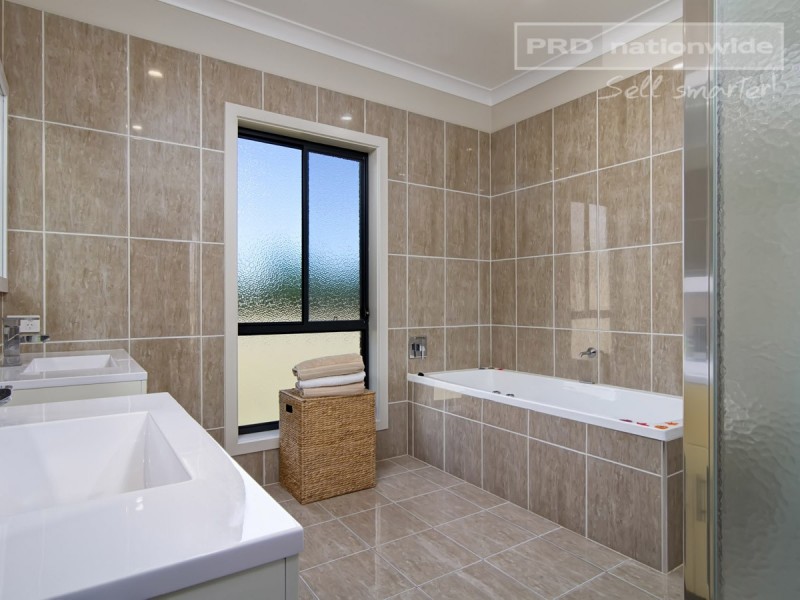 7 Kalmia Place, Springvale NSW 2650