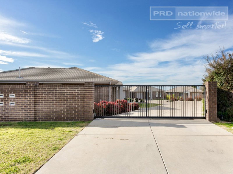 3/3 Womboin Crescent, Glenfield Park NSW 2650