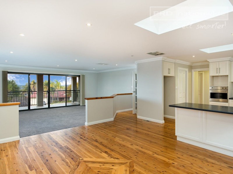 71 Simkin Crescent, Kooringal NSW 2650