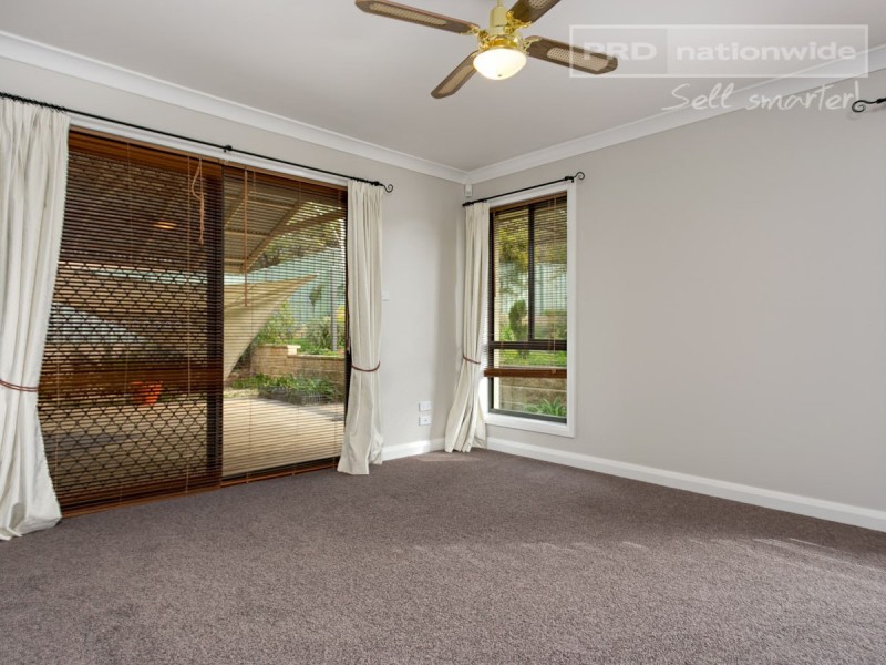 71 Simkin Crescent, Kooringal NSW 2650