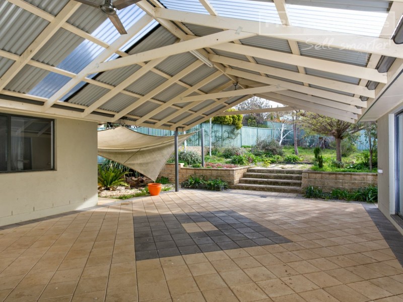 71 Simkin Crescent, Kooringal NSW 2650