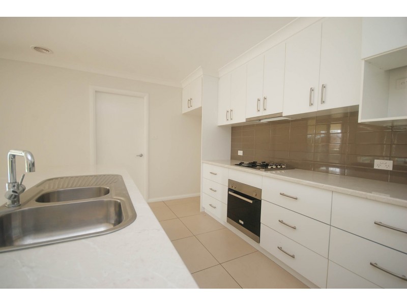 12 Hazelwood Drive, Forest Hill NSW 2651