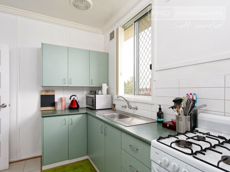 23 Phillip Avenue, Mount Austin NSW 2650