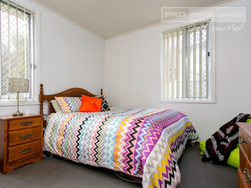 23 Phillip Avenue, Mount Austin NSW 2650