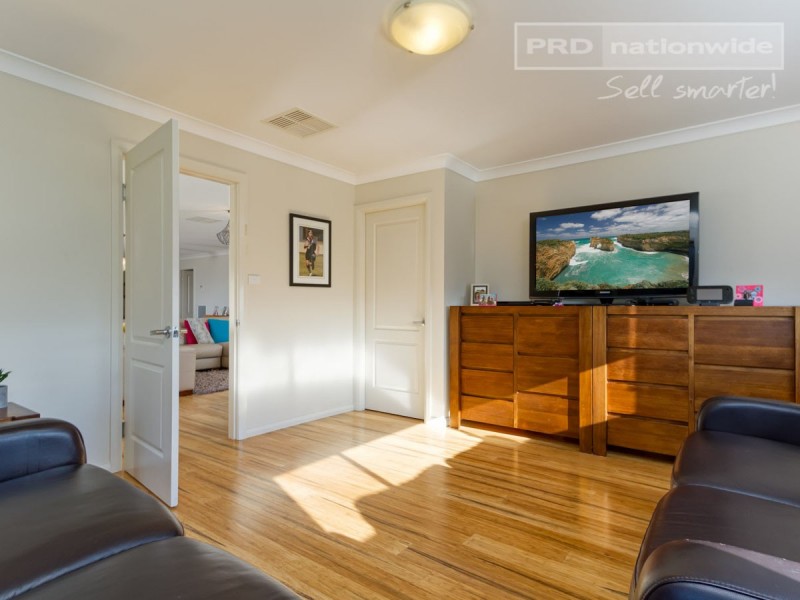 6 Osterley Street, Bourkelands NSW 2650