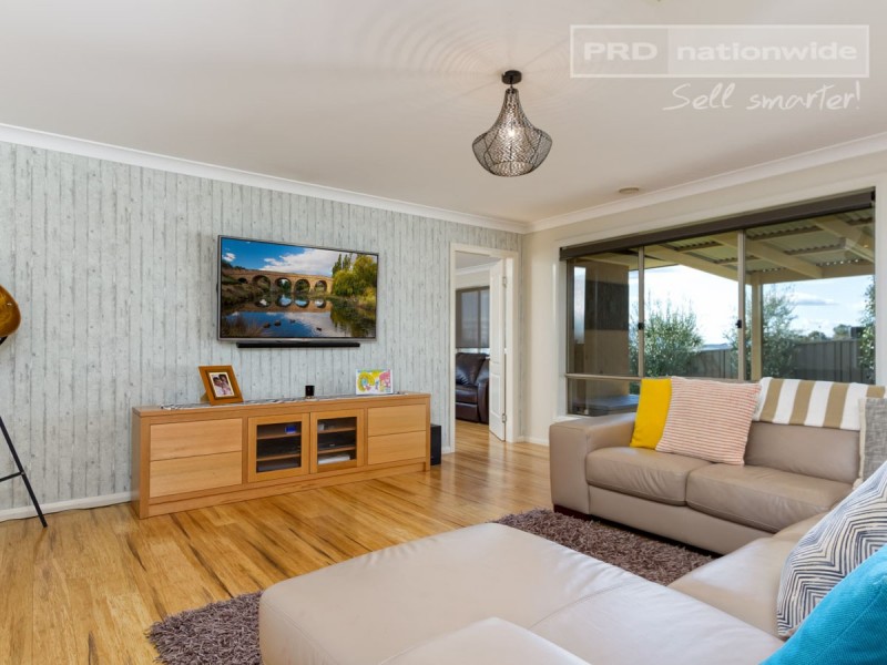 6 Osterley Street, Bourkelands NSW 2650