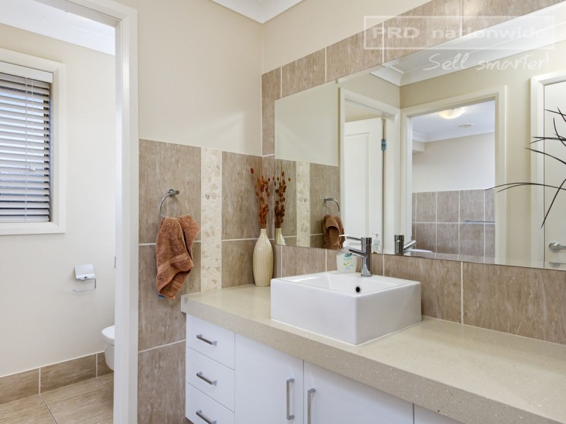 6 Osterley Street, Bourkelands NSW 2650