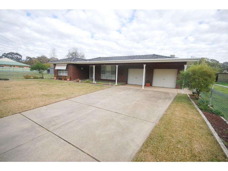 6 Power Street, Lake Albert NSW 2650