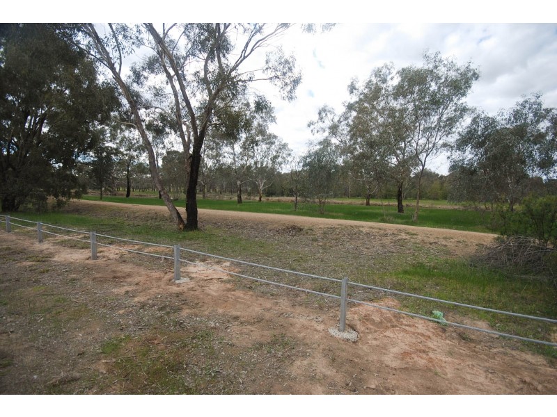 6 Power Street, Lake Albert NSW 2650