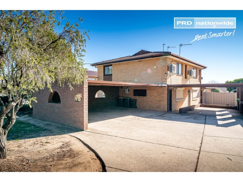 1/7b Henschke Avenue, Tolland NSW 2650