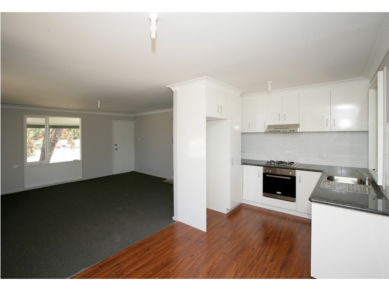 152 Raye Street, Tolland NSW 2650