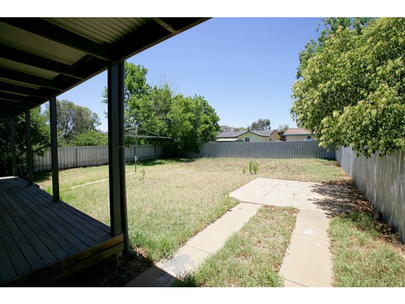 152 Raye Street, Tolland NSW 2650