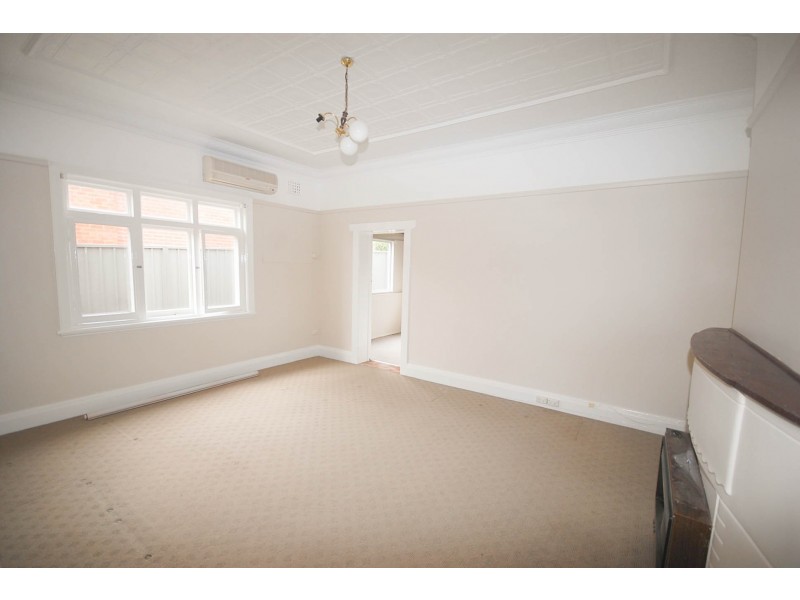 30 Gormly Avenue, Wagga Wagga NSW 2650