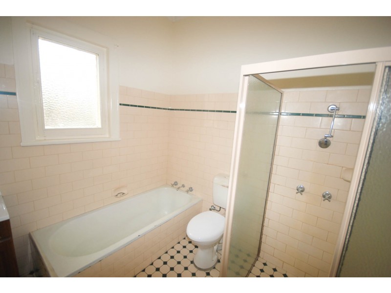 30 Gormly Avenue, Wagga Wagga NSW 2650