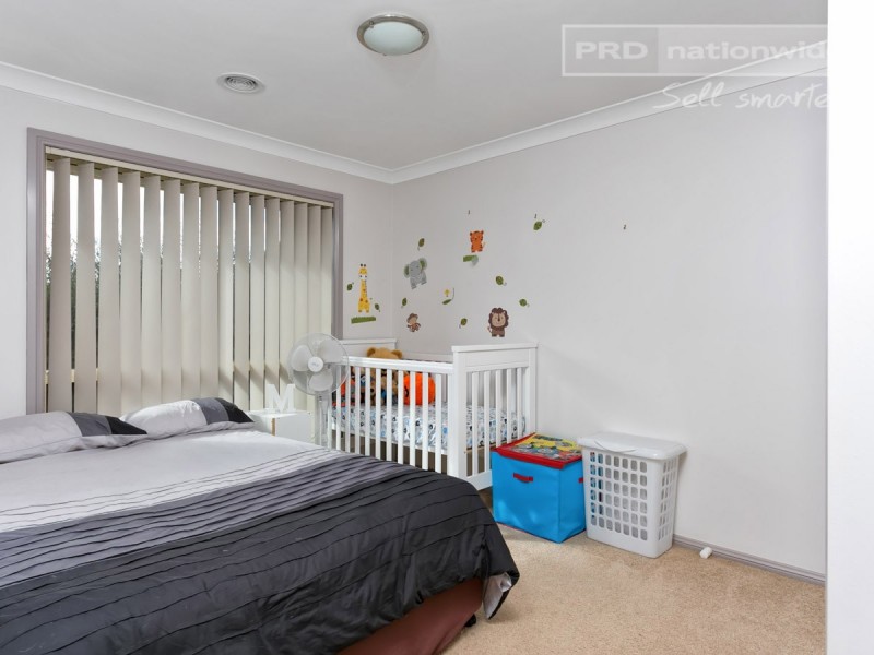 1 Adjin Street, Mount Austin NSW 2650