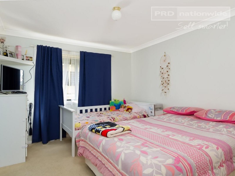 10 Woomera Place, Glenfield Park NSW 2650