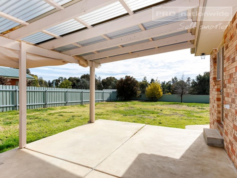 19 Hargrave Avenue, Lloyd NSW 2650