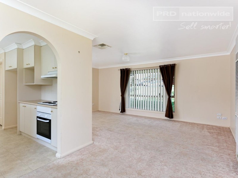 19 Hargrave Avenue, Lloyd NSW 2650