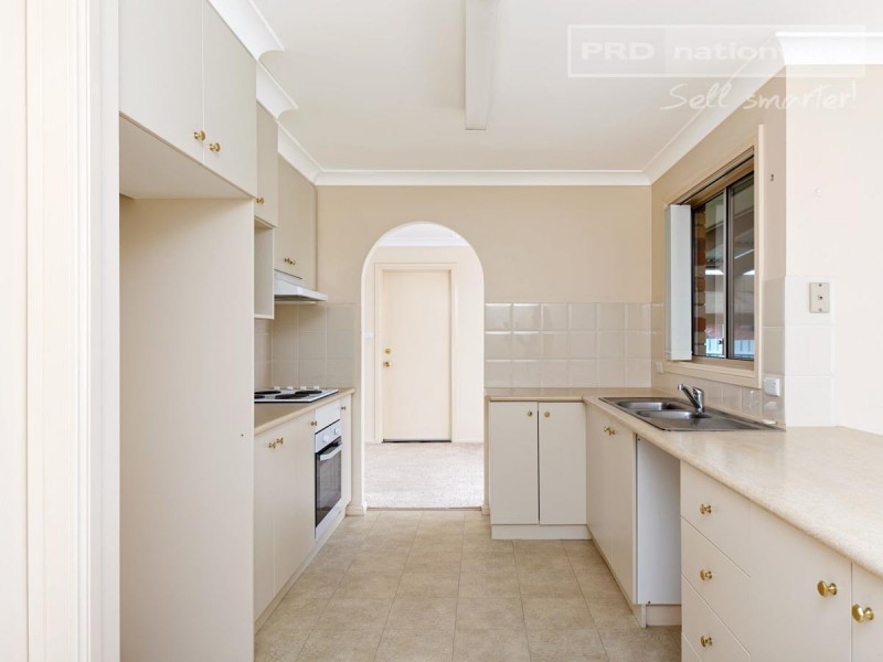 19 Hargrave Avenue, Lloyd NSW 2650