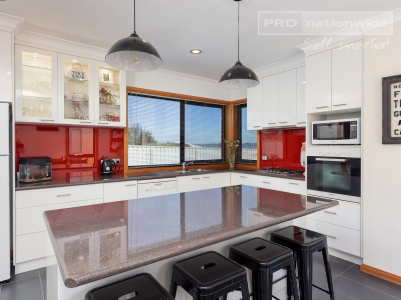 26 Dundale Crescent, Estella NSW 2650