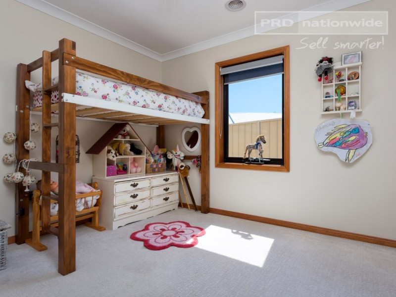 26 Dundale Crescent, Estella NSW 2650