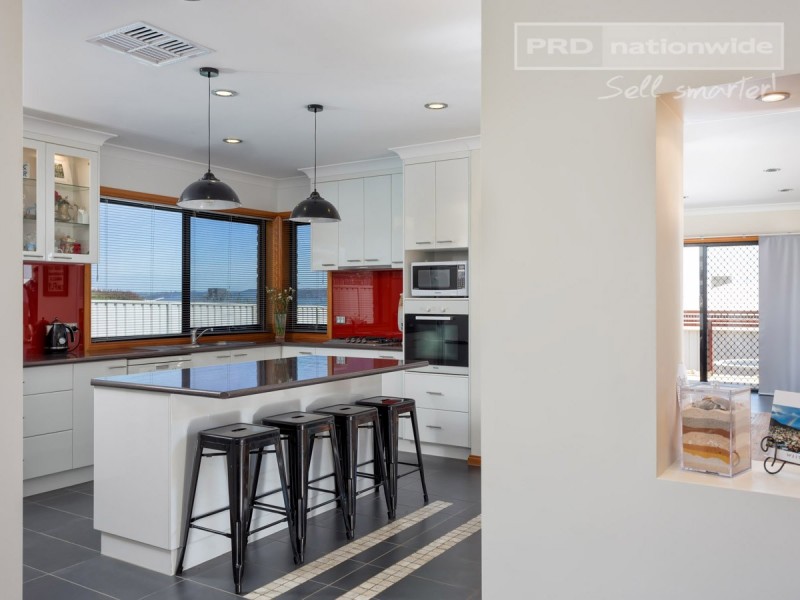 26 Dundale Crescent, Estella NSW 2650