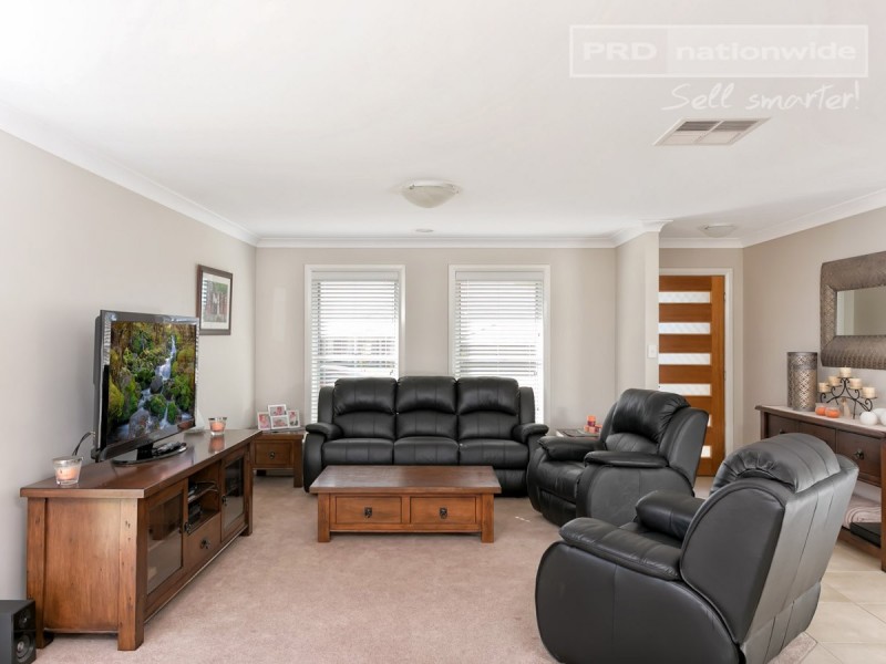 1/14 Willang Crescent, Glenfield Park NSW 2650