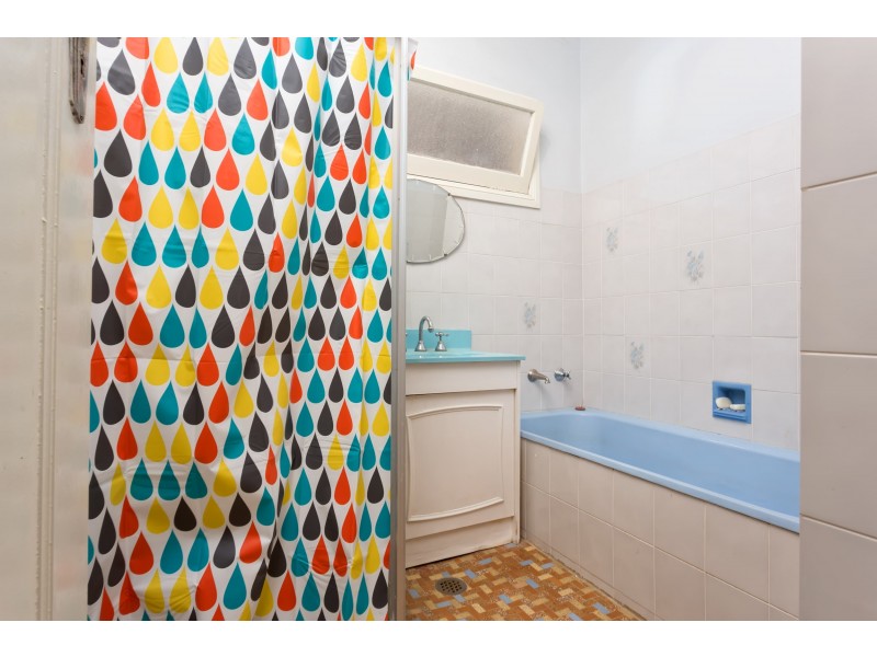 56 Heath Street, Turvey Park NSW 2650