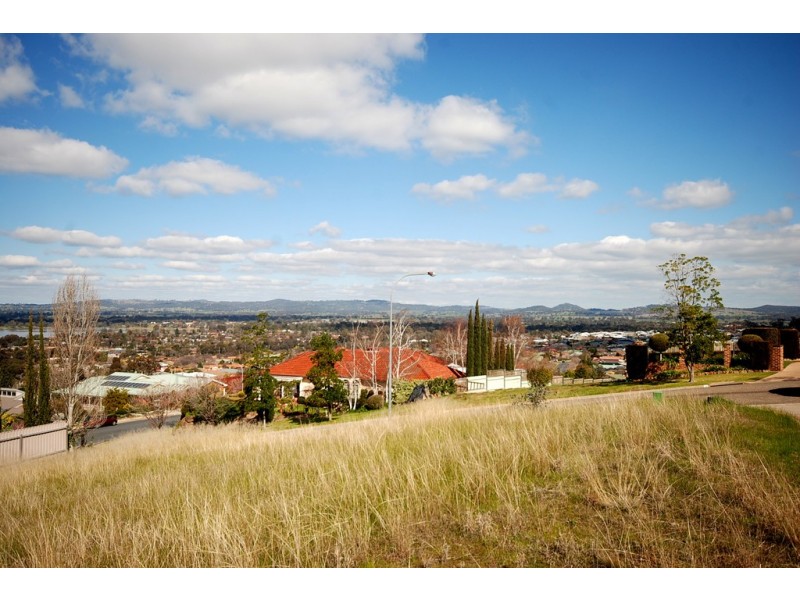 7 Neerim Close, Kooringal NSW 2650