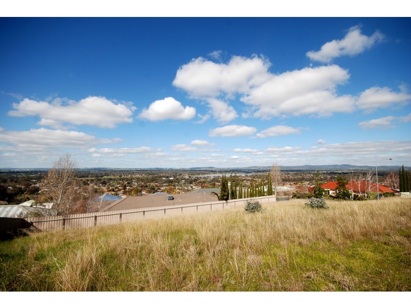 7 Neerim Close, Kooringal NSW 2650