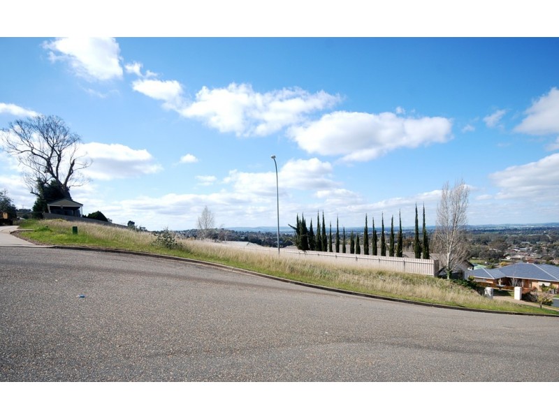 7 Neerim Close, Kooringal NSW 2650