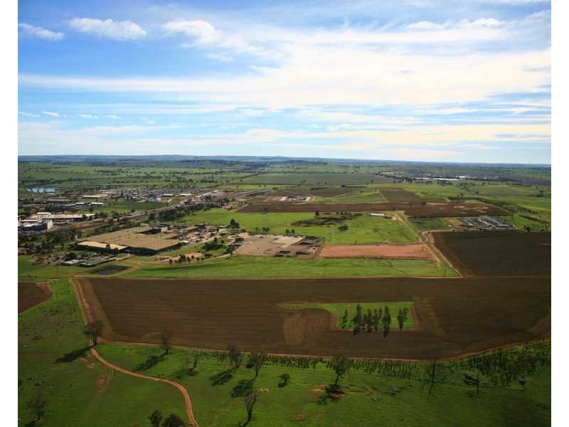 Shed A4 560 Byrnes Road, Bomen NSW 2650
