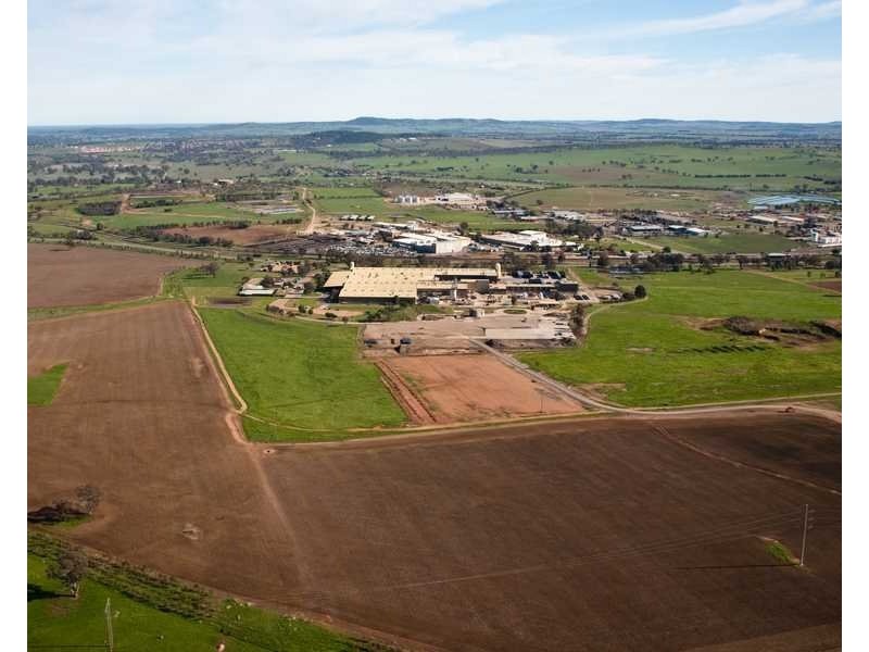 Shed A4 560 Byrnes Road, Bomen NSW 2650