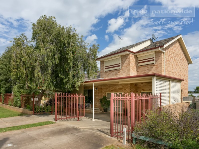 26 Raye Street, Tolland NSW 2650