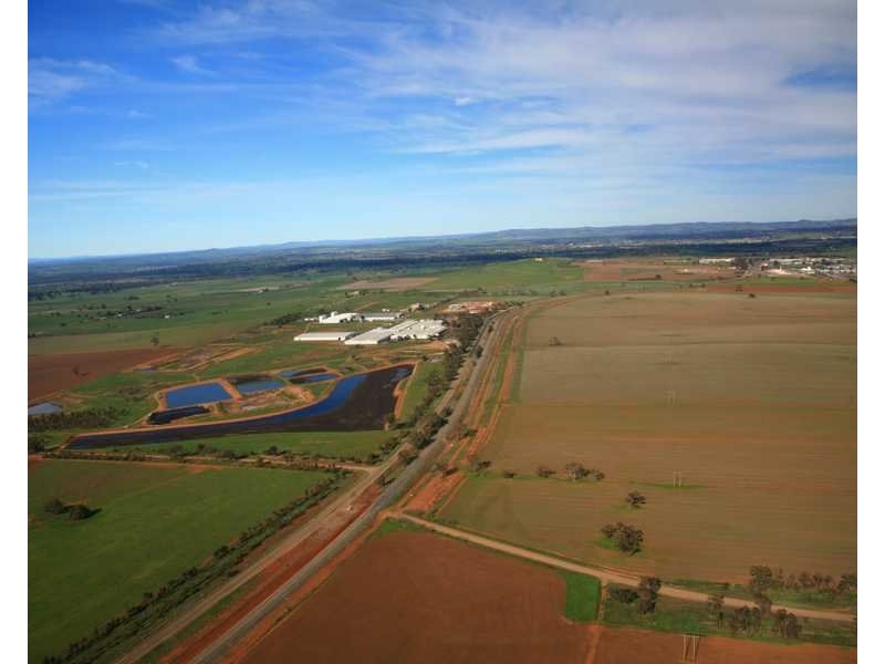 Shed C3 560 Byrnes Road, Bomen NSW 2650