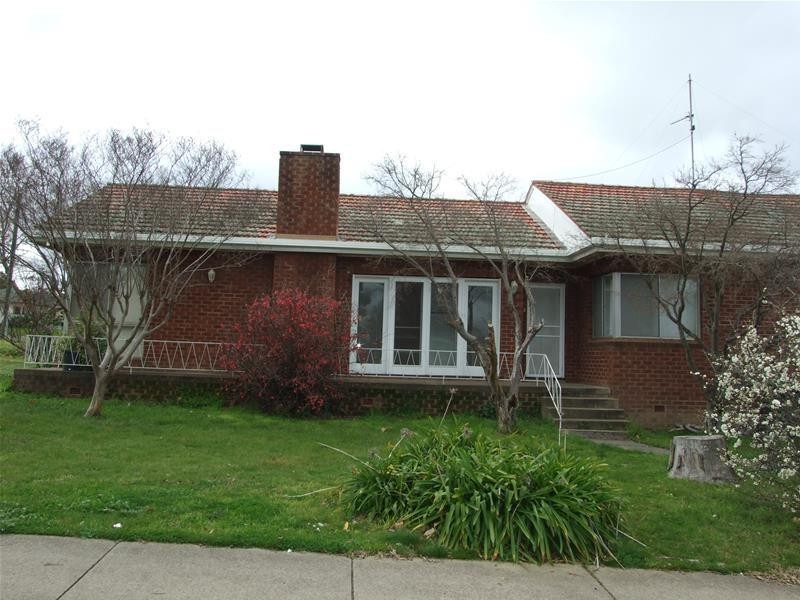 141 Grove Street, Kooringal NSW 2650