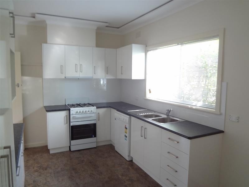 141 Grove Street, Kooringal NSW 2650