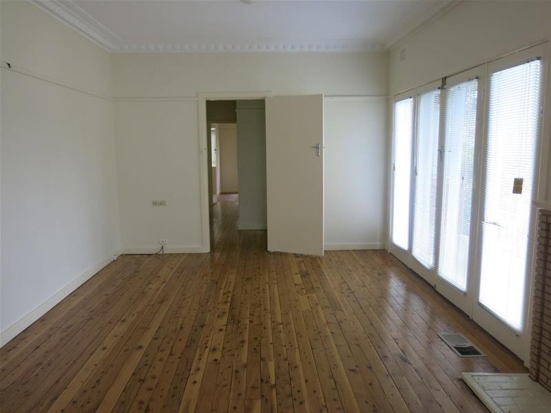 141 Grove Street, Kooringal NSW 2650