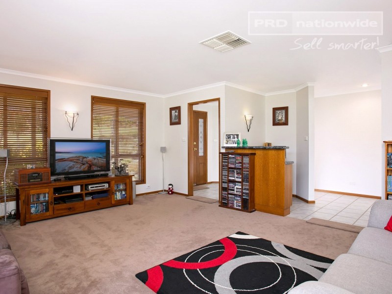 114 Kaloona Drive, Bourkelands NSW 2650